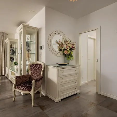 Luxury Azure Apartman *