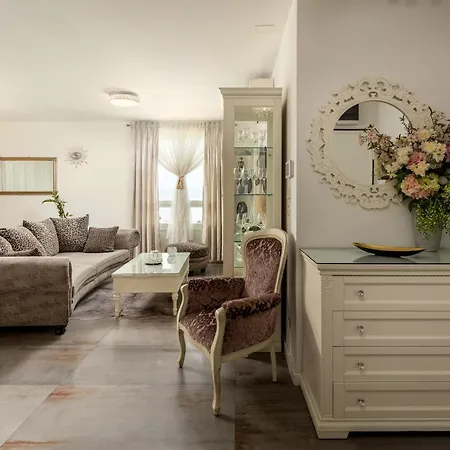 Luxury Azure Daire *