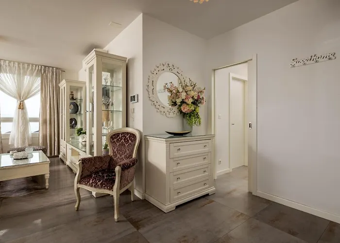 Luxury Azure شقة *